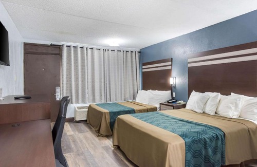 Winslow Hotel | Pet Friendly Stay at Rodeway Inn Hammonton for Families