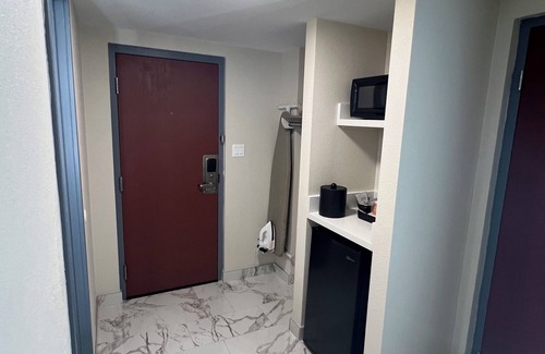 Little Falls Hotel | Comfortable Stay at Rodeway Inn with Spa & Restaurant