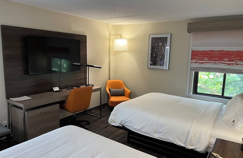 Little Falls Hotel | Comfortable Stay at Rodeway Inn with Spa & Restaurant