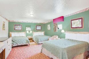 Memphis Hotel | Inviting Stay at Travelodge by Wyndham Memphis with Pool