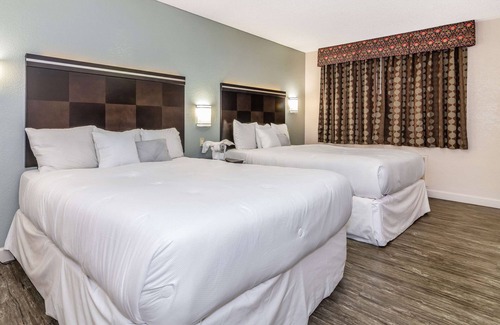Barstow Hotel | Discover the Rodeway Inn on Historic Route 66 with Pool