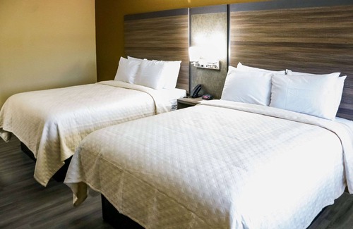 Phenix City Hotel | Budget-Friendly Stay at Rodeway Inn with Pool & Breakfast