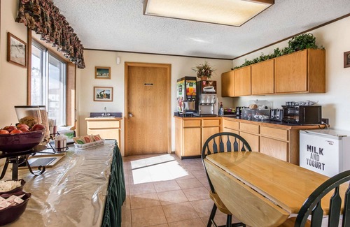 Lander Hotel | Comfortable Stay at Rodeway Inn Pronghorn Lodge