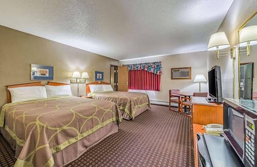 St. Joseph Hotel | Budget-Friendly Rodeway Inn with Family Amenities & Breakfast