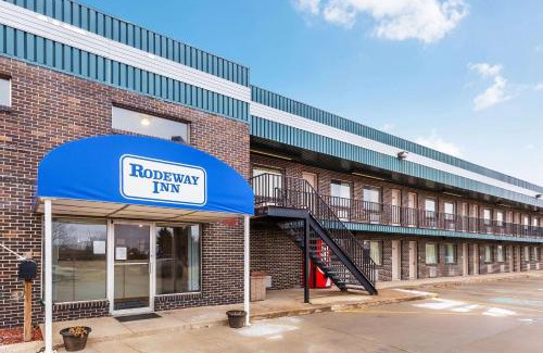 Sergeant Bluff Hotel | Pet-Friendly Rodeway Inn Sergeant Bluff with Breakfast Included