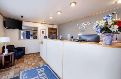 Sergeant Bluff Hotel | Pet-Friendly Rodeway Inn Sergeant Bluff with Breakfast Included