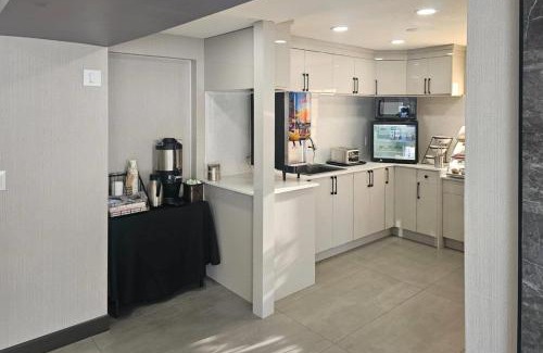 Kamloops Hotel | Pet-Friendly Comfort at Rodeway Inn & Suites for All