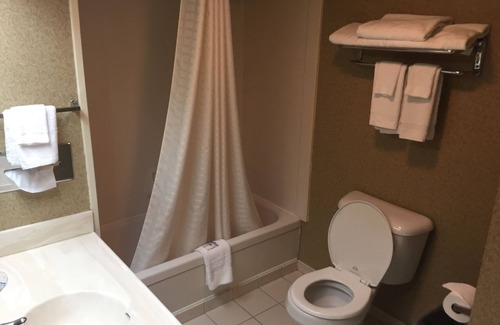Charles Town Hotel | Budget-Friendly Rodeway Inn & Suites in Charles Town, WV