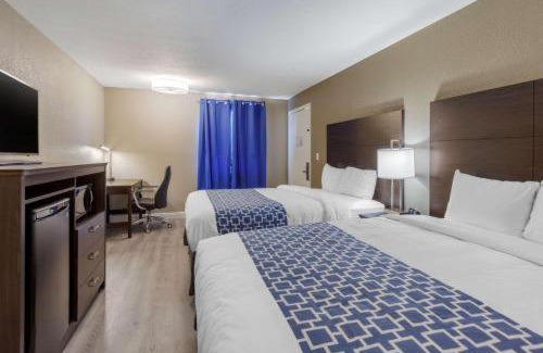 Ontario Hotel | Pet-Friendly Oceanfront Retreat at Rodeway Inn & Suites