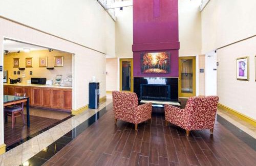 Wetmore Hotel | Budget-Friendly Rodeway Inn & Suites Near Fiesta Park