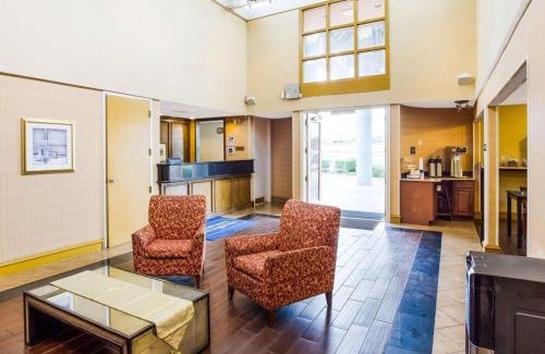 Wetmore Hotel | Budget-Friendly Rodeway Inn & Suites Near Fiesta Park