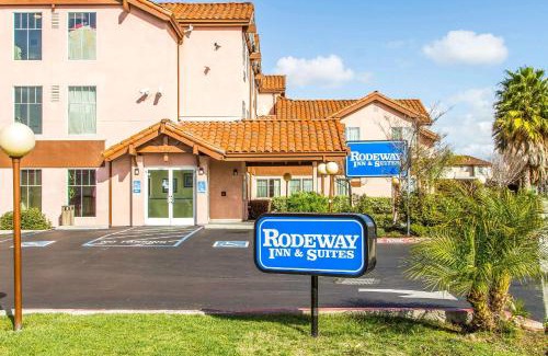 Hayward Hotel | Discover Comfort at Rodeway Inn & Suites for Every Family