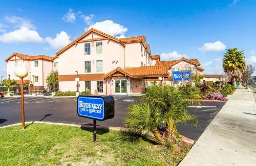 Hayward Hotel | Discover Comfort at Rodeway Inn & Suites for Every Family