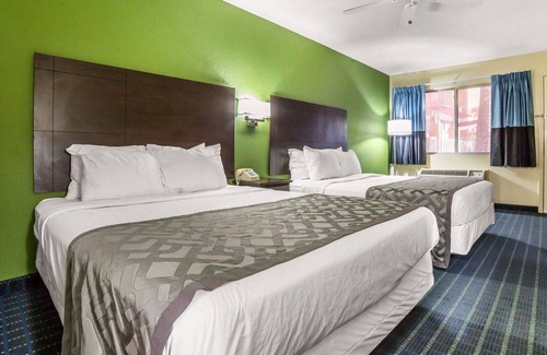 Needles Hotel | Comfortable Stays at Rodeway Inn & Suites with Pool Access