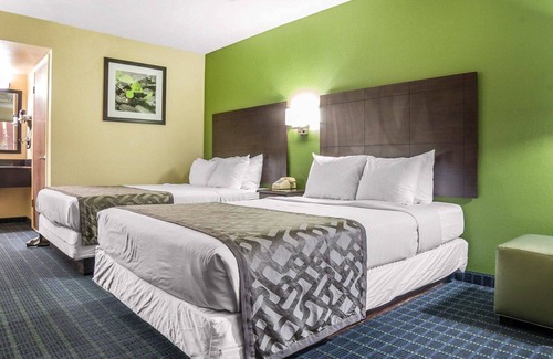 Needles Hotel | Comfortable Stays at Rodeway Inn & Suites with Pool Access