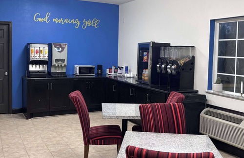 Dilley Hotel | Budget-Friendly Rodeway Inn: Breakfast and Family Amenities