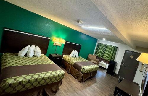 Georgetown Hotel | Budget-Friendly Rodeway Inn: Pet Friendly with Breakfast