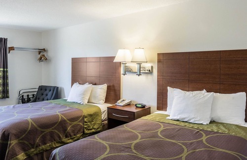 Leadville Hotel | Relax at Rodeway Inn with Pool, Spa & Family-Friendly Perks