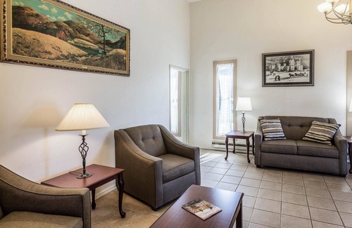 Leadville Hotel | Relax at Rodeway Inn with Pool, Spa & Family-Friendly Perks
