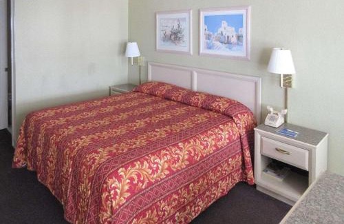 San Juan Hotel | Comfortable Stays at Rodeway Inn - Pet Friendly & Breakfast