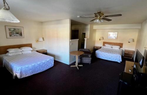 Winnemucca Hotel | Budget-Friendly Stay at Rodeway Inn with Family & Pet Perks