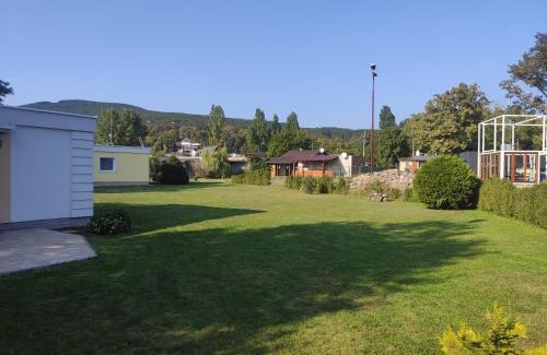 Kaluza Apartment | Family-Friendly Vlatka Apartments with Expansive Grounds