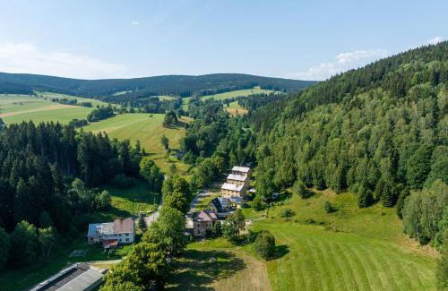 Stare Mesto Apartment | Family-Friendly Apartment at Nová Seninka with Great Reviews