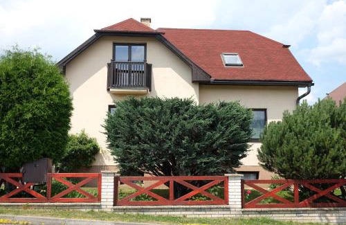 Lucivna House | Family House in Lučivná: Pet-Friendly with Pool & Ocean View