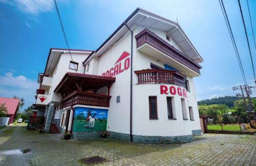 Mengusovce House | Family-Friendly Rogalo Guesthouse with Pool & Kids' Amenities