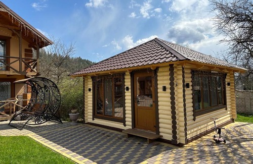 Verkhovyna House | Family-Friendly Retreat at Rodynnyi Zatyshok - Rated 9.7!