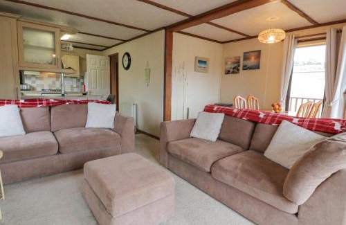 Newton Stewart House | Explore Roe Deer Lodge: Pet & Child-Friendly Retreat