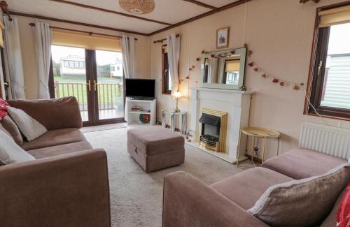 Newton Stewart House | Explore Roe Deer Lodge: Pet & Child-Friendly Retreat