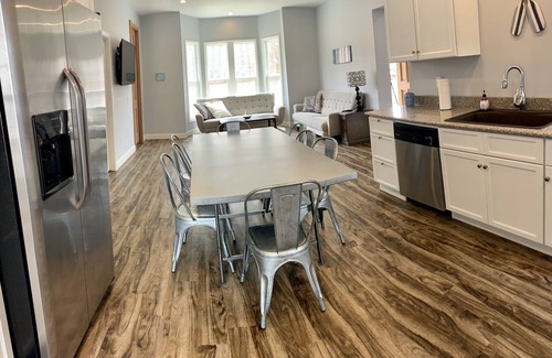 Watkins Glen House | Inviting Roe Summer Cottage, Suite A – Rated 9.2/10!