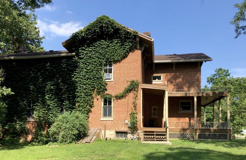 Watseka House | Exquisite 1868 Victorian Villa: Spa & Breakfast Included