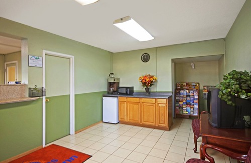 Rogers Hotel | Rogers Inn: Family-Friendly Stay with Great Amenities