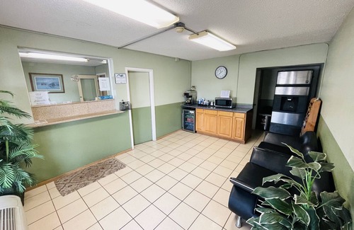 Rogers Hotel | Rogers Inn: Family-Friendly Stay with Great Amenities