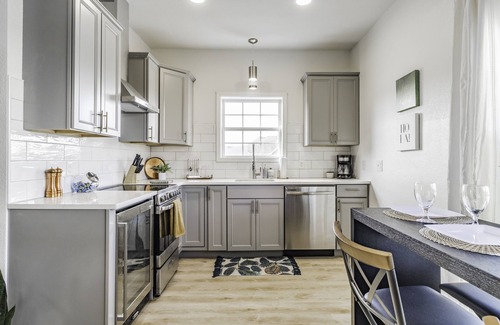 Rogers House | Rogers Retreat: Ideal for Families and Pet Lovers