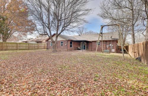 Rogers House | Pet-Friendly Rogers Vacation Home with Yard Near Bentonville