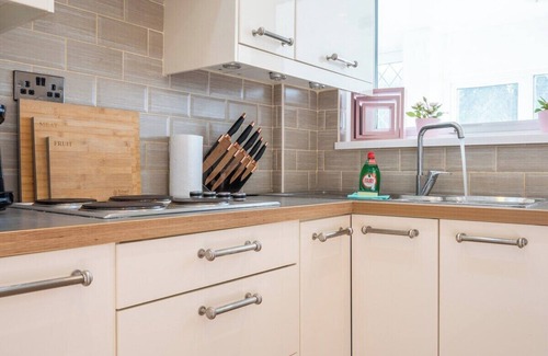 Rogerstone House | Family-Friendly Retreat at Rogerstone House by Tŷ SA
