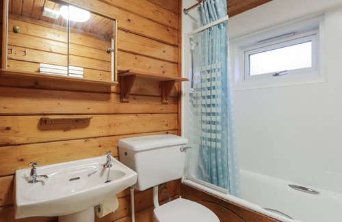 Strathcarron Cottage | Discover ROISIN DHU: Family-Friendly Cottage in Lochcarron