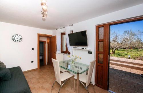 Iz Apartment | Pet-Friendly Haven at Roko Opaćac Veli IŽ - 4-Star Retreat