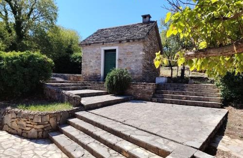 Drnis Villa | Rokovi dvori