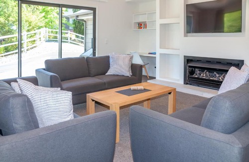 Hanmer Springs House | Guest Favorite: Rolki House - Hanmer Springs Retreat