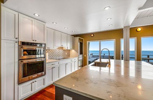 Rollingbay House | Beachfront Bliss at Rolling Bay Walk - A 4-Star Escape
