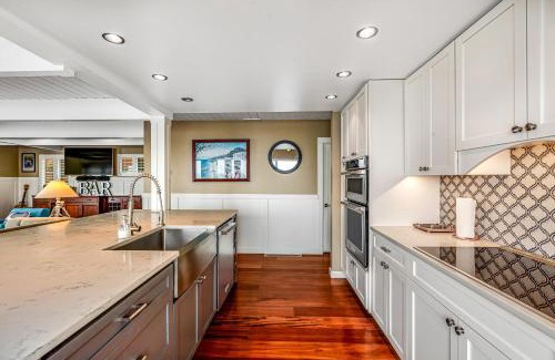 Rollingbay House | Beachfront Bliss at Rolling Bay Walk - A 4-Star Escape