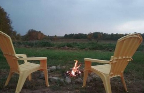 Brook Park House | Serene Rolling Hills Retreat at Beach Mirage Suites