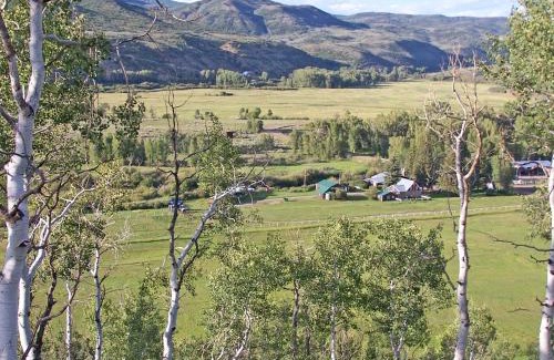 Meeker House | Pet-Friendly Retreat at Rolling R Guest Ranch - 10/10 Rated