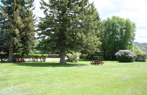 Meeker House | Pet-Friendly Retreat at Rolling R Guest Ranch - 10/10 Rated