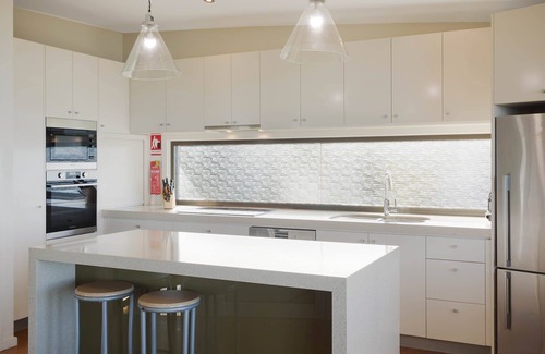 Merimbula Cabin | Rolling Waves 3 - Breathtaking Ocean Views & Family Amenities