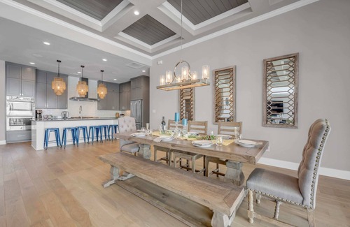 Kingsland House | Idyllic Rolling Waves Haven with Exceptional Concierge Services